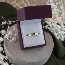 9ct Gold Two Colour Crossover Ring - R1913 -Fhinds Shop R1913 L 4